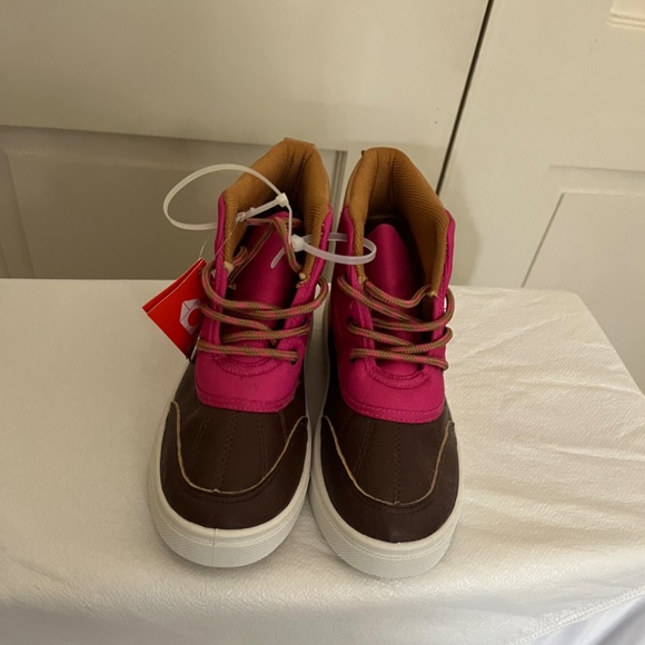Girl’s Size 1 high top shoes - Picture 3 of 4